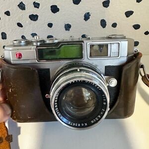 Vintage PETRI came with Leather Case untested